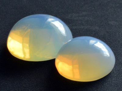 opal620and426GrayishLilacEthiopiaGirasolEffectIndoorWithWindowLight